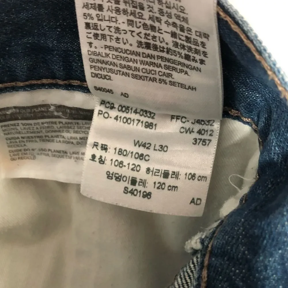 Levi 514 straight fit mens jeans W42 L30